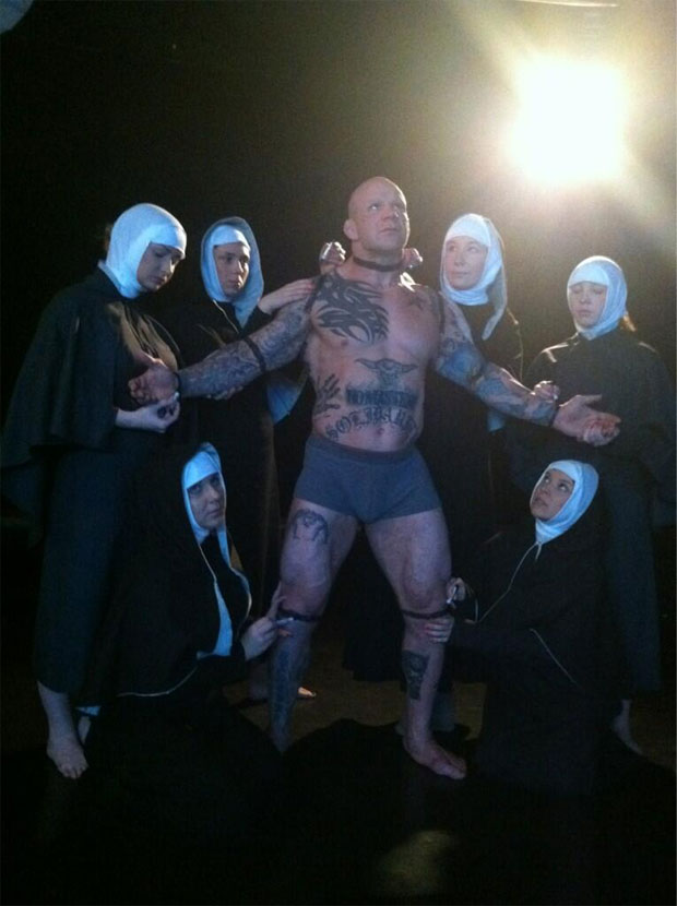 We dare you to caption this highly confusing Jeff Monson photo