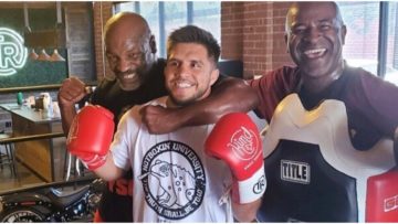 Image of Henry Cejudo and Mike Tyson via Twitter: @MikeTyson