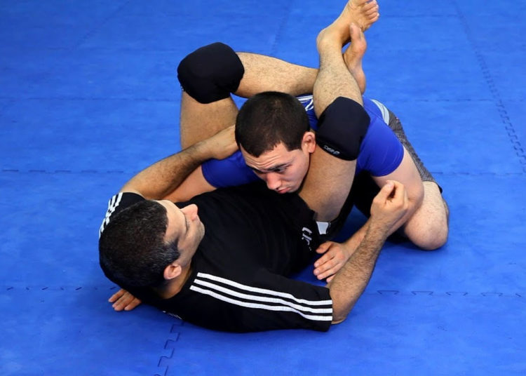 Triangle Choke