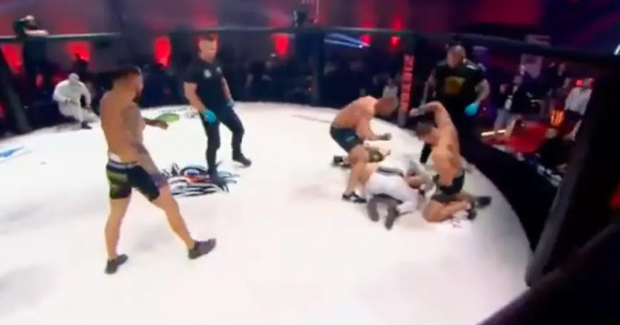 Unconcious Mma Fighter Punched Head 12 Times
