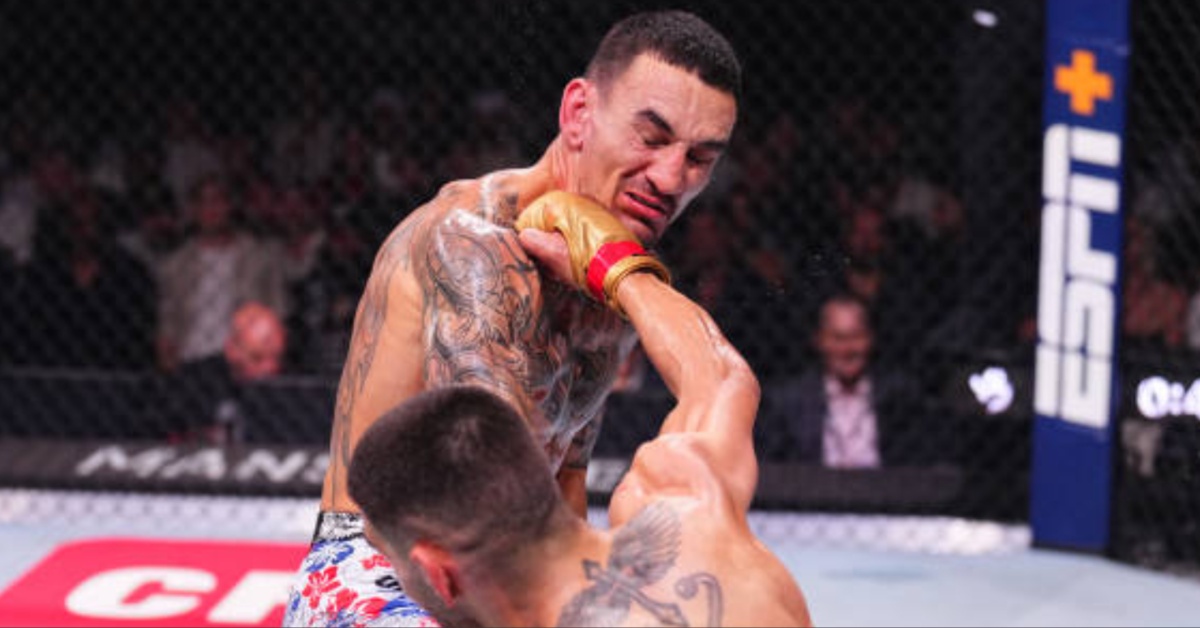 Ilia Topuria KOs Max Holloway With Vicious Left Hook To Retain ...