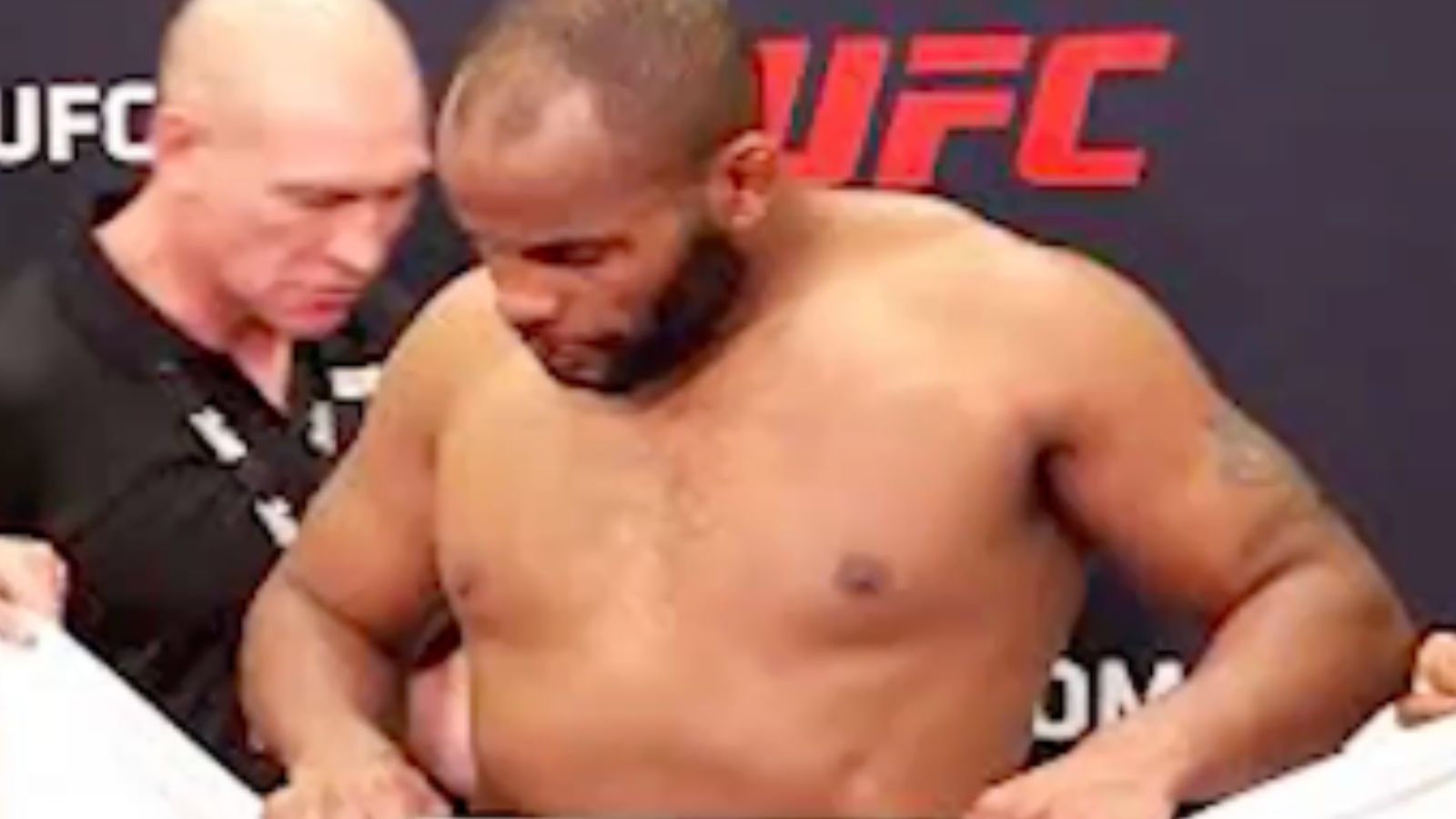 Daniel Cormier Blames Luke Rockhold for His Notorious UFC 210 Towel-Gate Incident