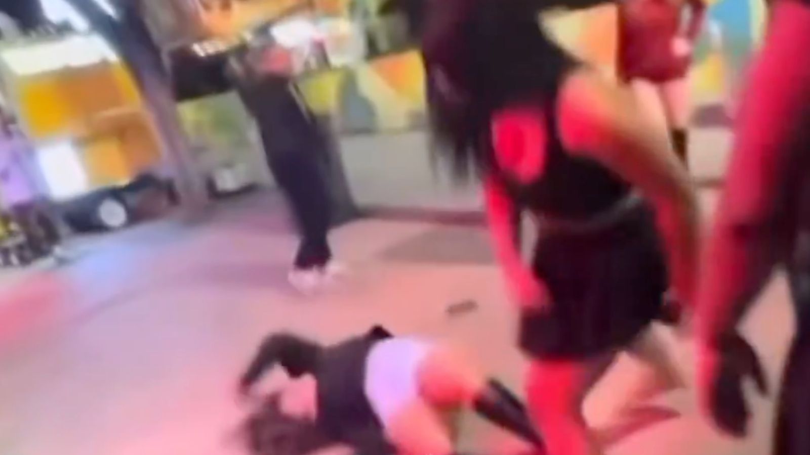 Viral Street Video Shows Woman Allegedly Related to Amanda Nunes Knocking Out Aggressor Outside Bar