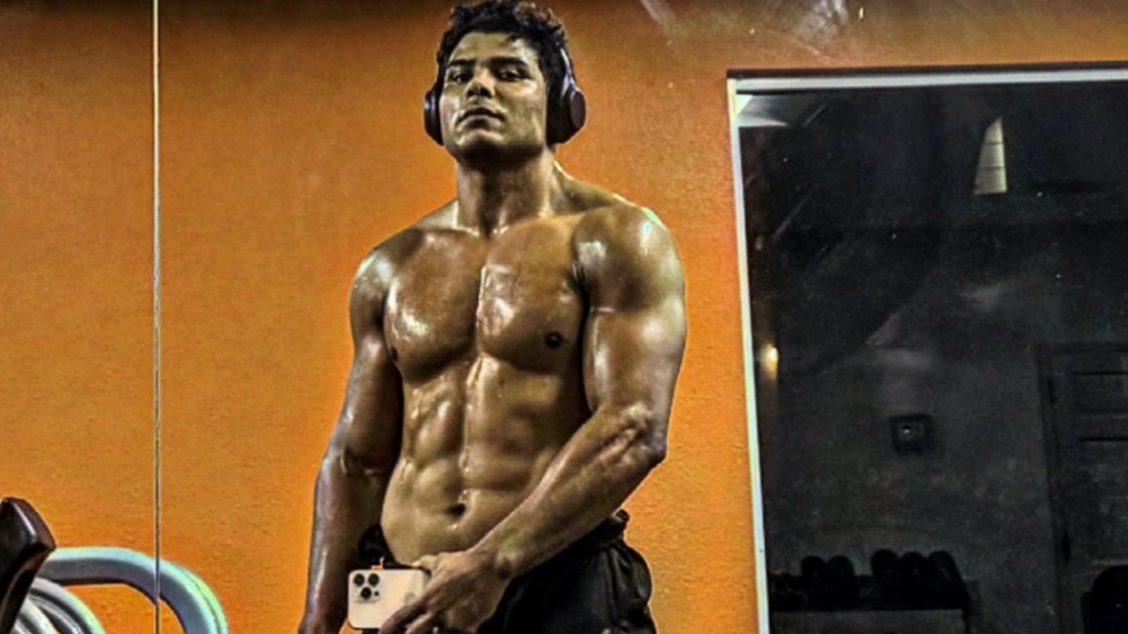 Paulo Costa Bulks Up for Light Heavyweight Debut at UFC 327, Calls Out ‘Bald, Chubby Russians’