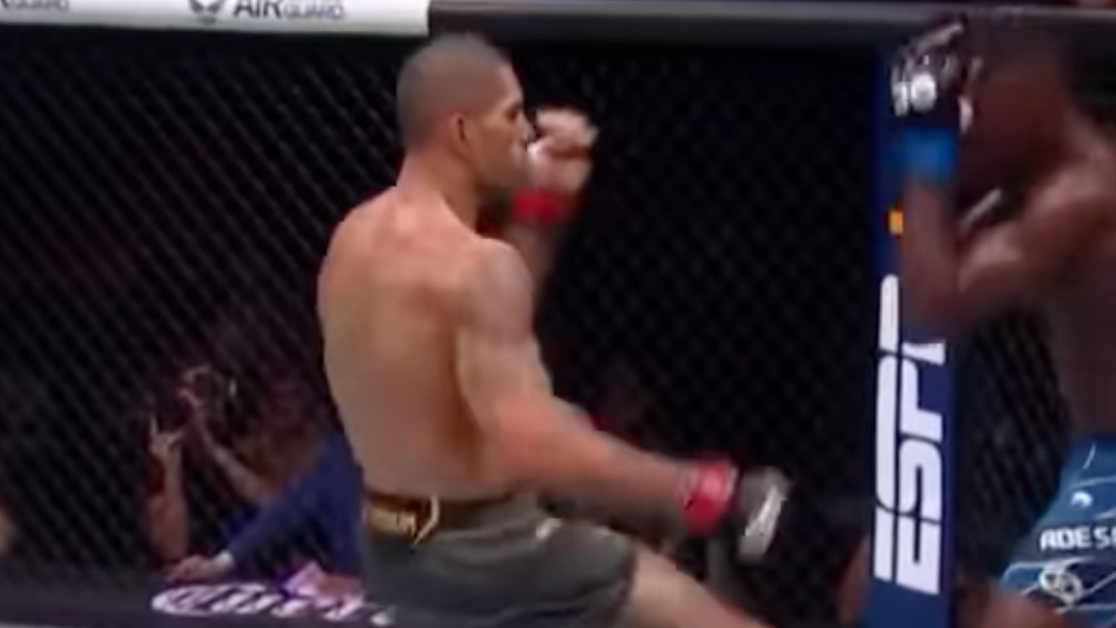 Alex Pereira Says Israel Adesanya Defeat ‘Pushed Me To Evolve Not Only As a Fighter, But As a Man’