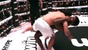 Arman Tsarukyan attacks Ankit Baiyanpuria during their Hype Fighting grappling match.