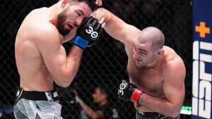 Nassourdine Imavov and Sean Strickland exchange strikes in the UFC Octagon